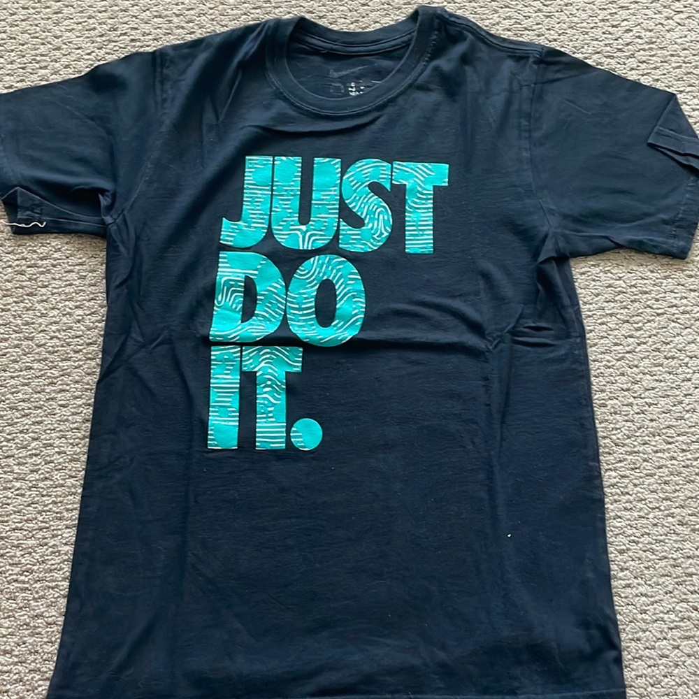 Kids Nike Tee (Size: Medium)